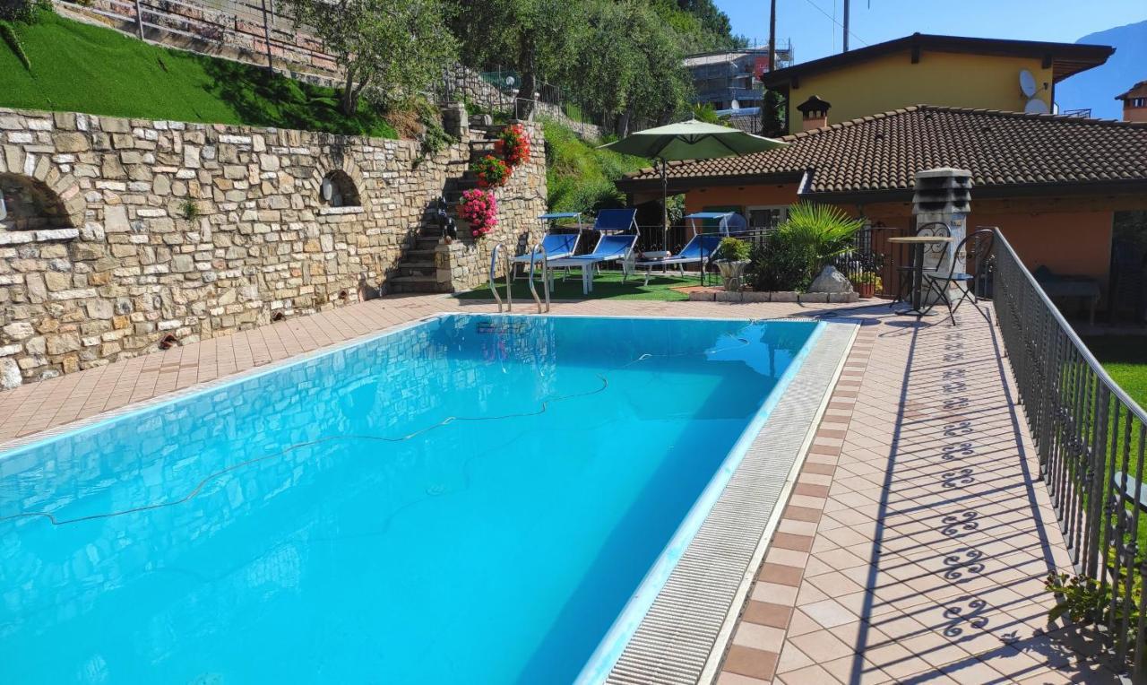 Casa Elka Residence Lake View And Pool By Garda Domus Mea Pieve  Екстериор снимка