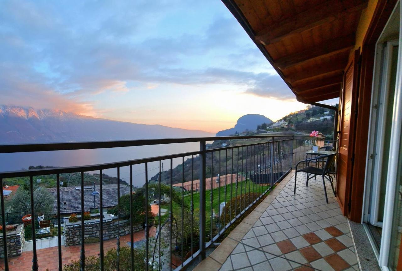 Casa Elka Residence Lake View And Pool By Garda Domus Mea Pieve  Екстериор снимка