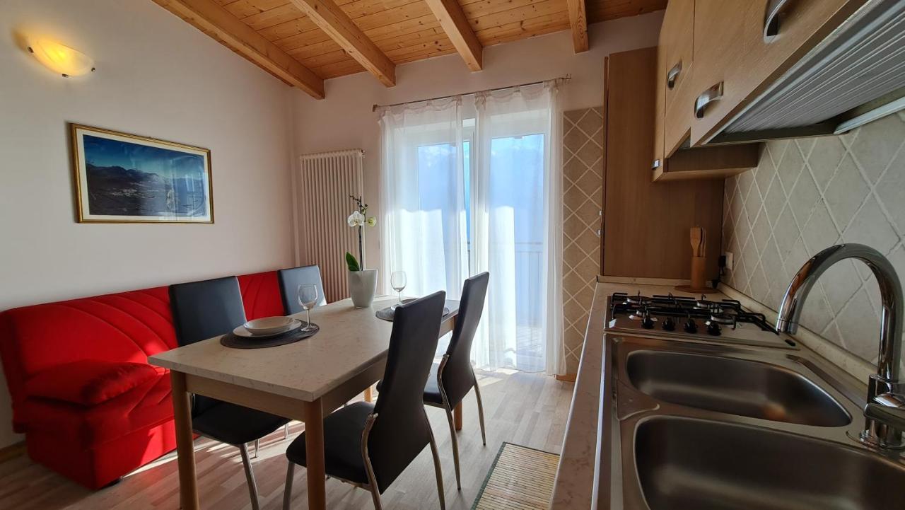 Casa Elka Residence Lake View And Pool By Garda Domus Mea Pieve  Екстериор снимка